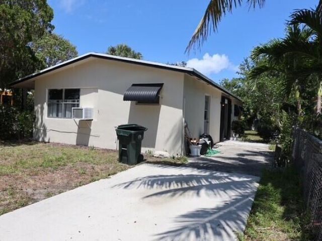 Продажа дома по адресу 1454 NE 2nd Court - фото 6060192