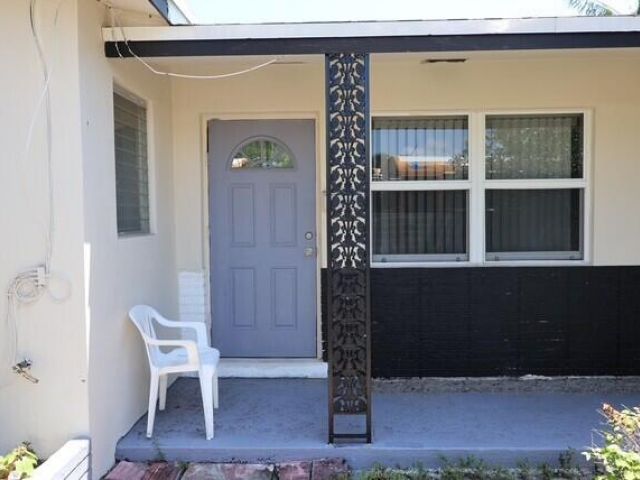 Продажа дома по адресу 1454 NE 2nd Court - фото 6060200