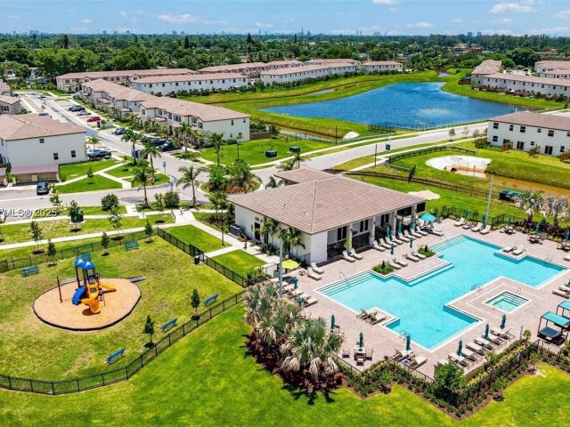 Продажа дома по адресу 12767 NW 23rd Pl - фото 6047719