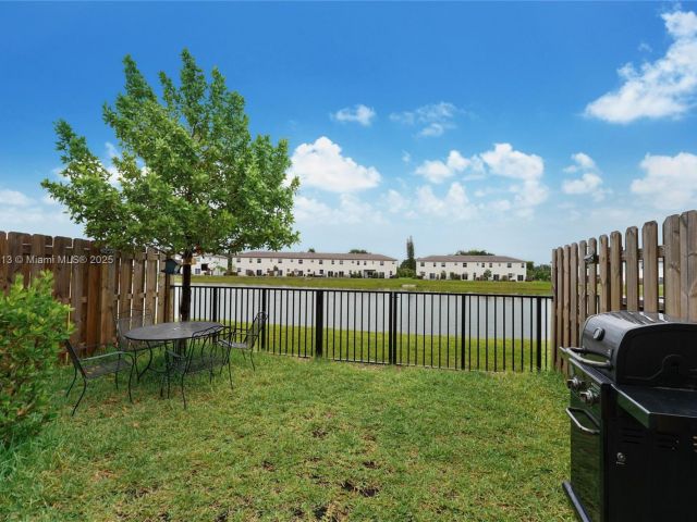 Продажа дома по адресу 12767 NW 23rd Pl - фото 6047720