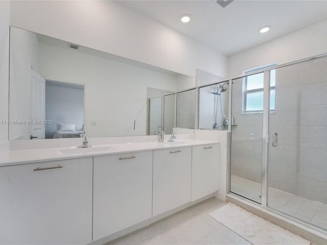 Продажа дома по адресу 12767 NW 23rd Pl - фото 6047727