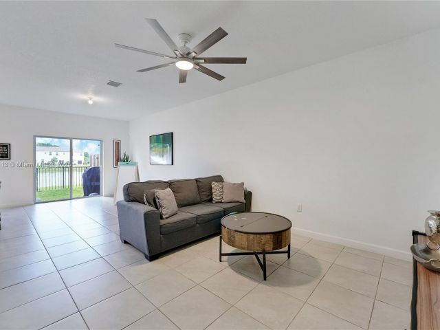 Продажа дома по адресу 12767 NW 23rd Pl - фото 6047733