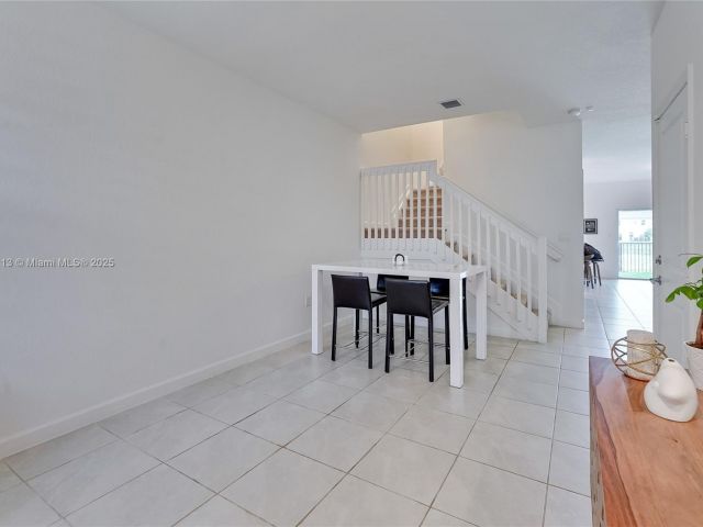 Продажа дома по адресу 12767 NW 23rd Pl - фото 6047735