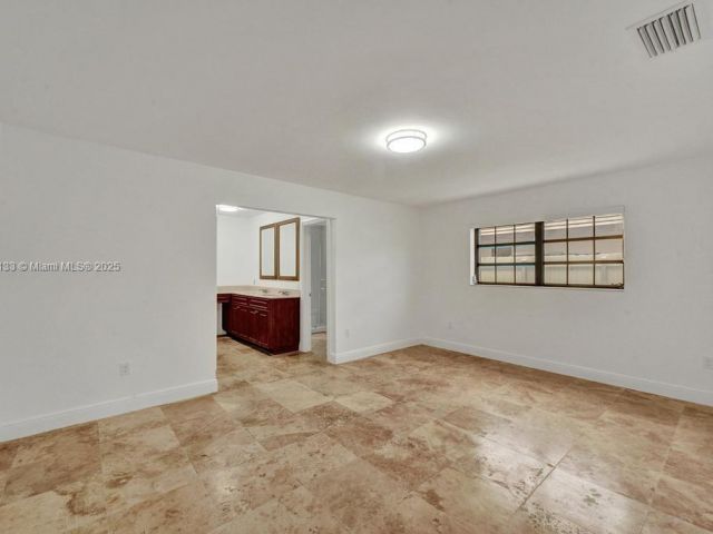 Дом в аренду по адресу 1981 SW 139th Ct - фото 6029919