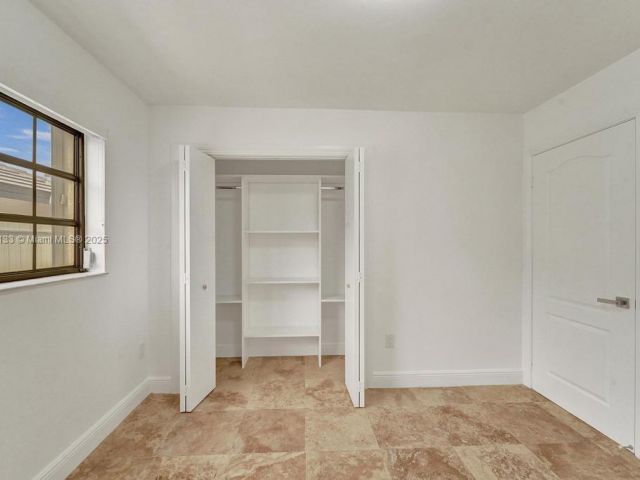 Дом в аренду по адресу 1981 SW 139th Ct - фото 6029921