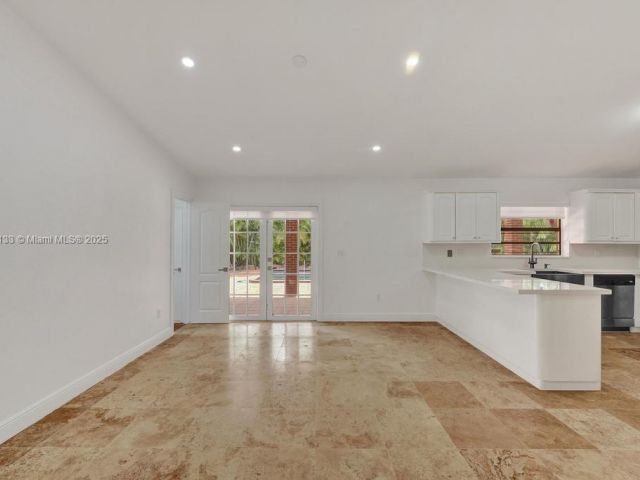 Дом в аренду по адресу 1981 SW 139th Ct - фото 6029930