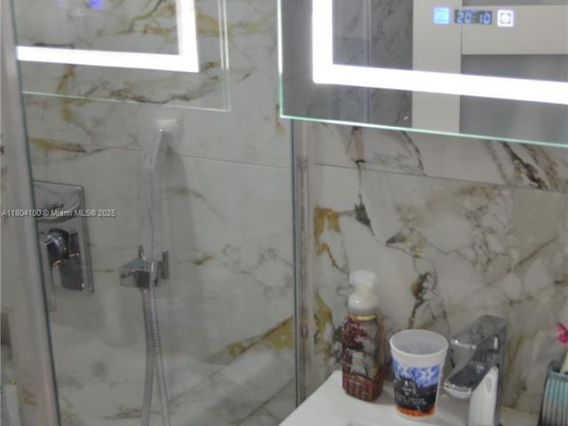 Продажа дома по адресу 3629 Estepona Ave - фото 6028109