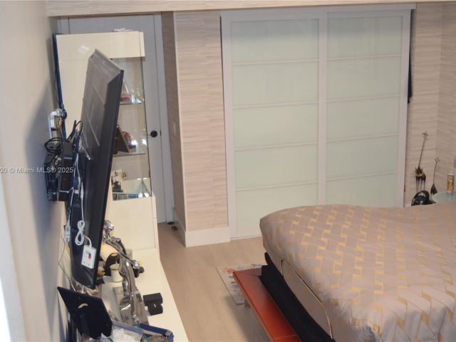 Продажа дома по адресу 3629 Estepona Ave - фото 6028111