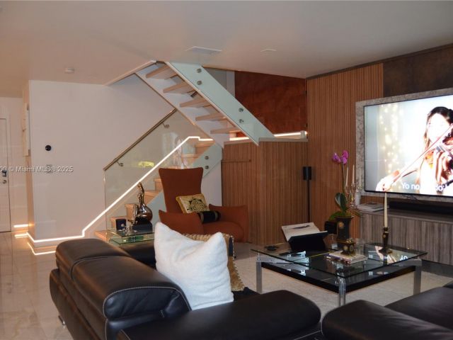 Продажа дома по адресу 3629 Estepona Ave - фото 6028113