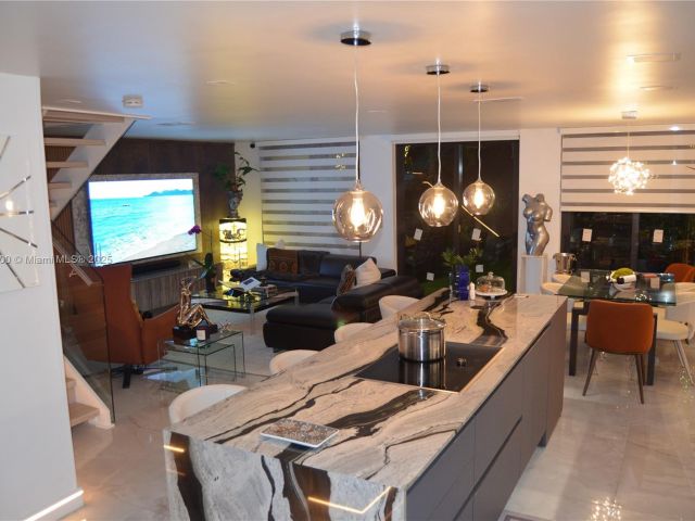 Продажа дома по адресу 3629 Estepona Ave - фото 6028117