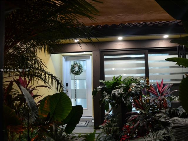 Продажа дома по адресу 3629 Estepona Ave - фото 6028118