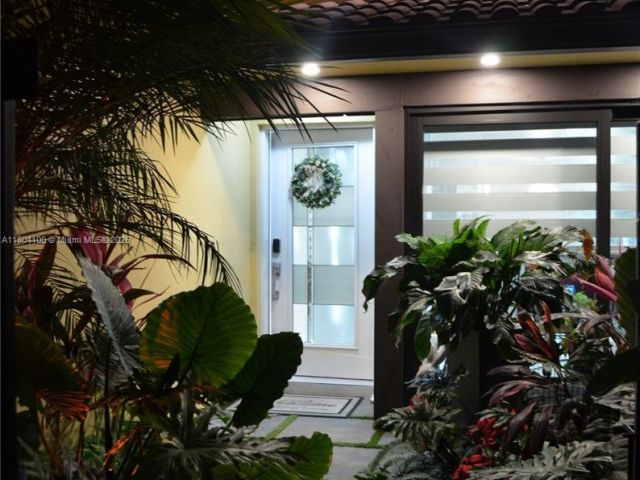 Продажа дома по адресу 3629 Estepona Ave - фото 6028119