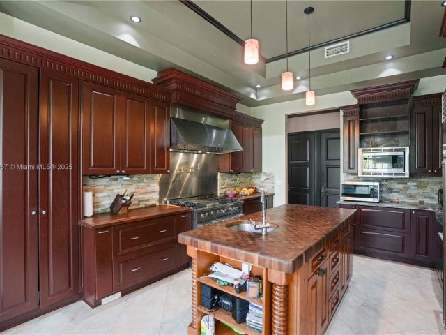 Продажа дома по адресу 20508 SW 140th Ave - фото 6027917