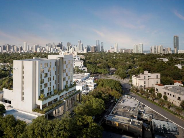 Продажа дома по адресу 1265 SW 22nd St TH-2 - фото 6055852