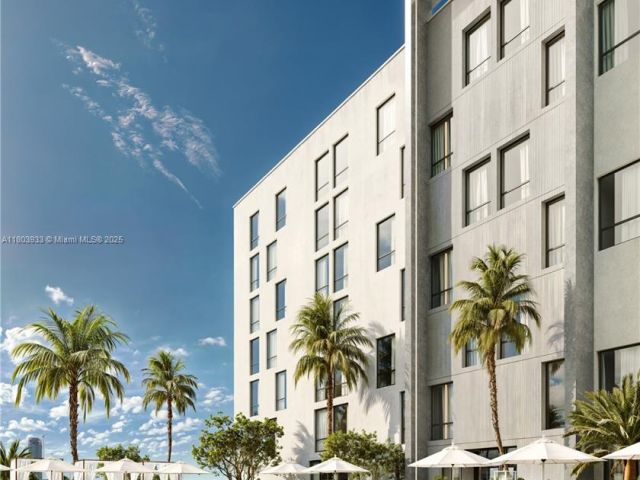 Продажа дома по адресу 1265 SW 22nd St TH-2 - фото 6055861