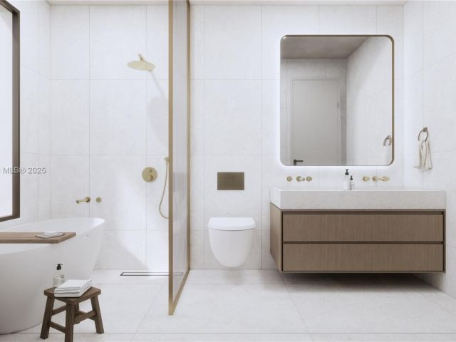 Продажа дома по адресу 1265 SW 22nd St TH-2 - фото 6055865