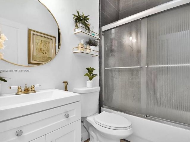 Продажа дома по адресу 12202 SW 216th St - фото 6027962