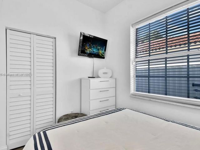 Продажа дома по адресу 12202 SW 216th St - фото 6027963