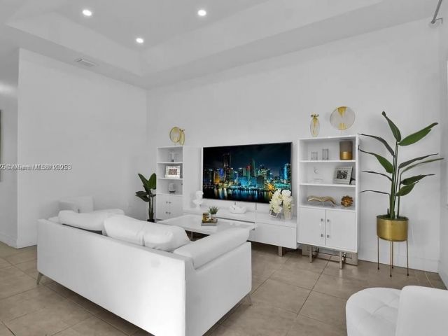 Продажа дома по адресу 12202 SW 216th St - фото 6027974