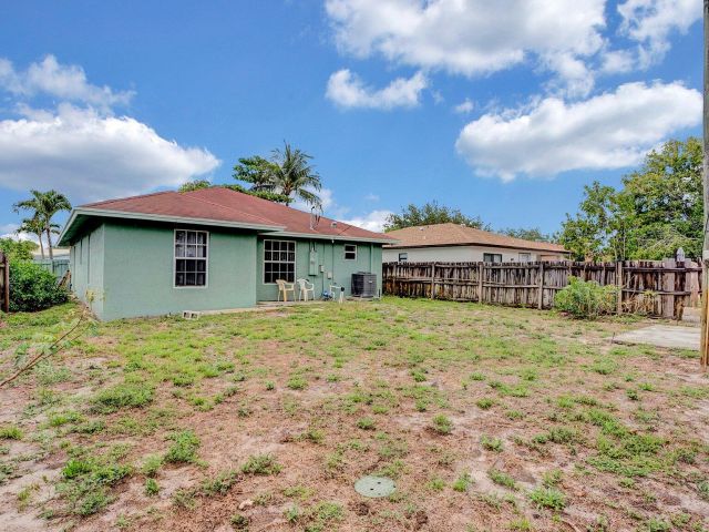 Продажа дома по адресу 339 NW 5th Avenue - фото 6058354