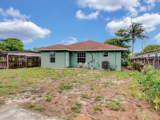 Продажа дома по адресу 339 NW 5th Avenue - фото 6058355