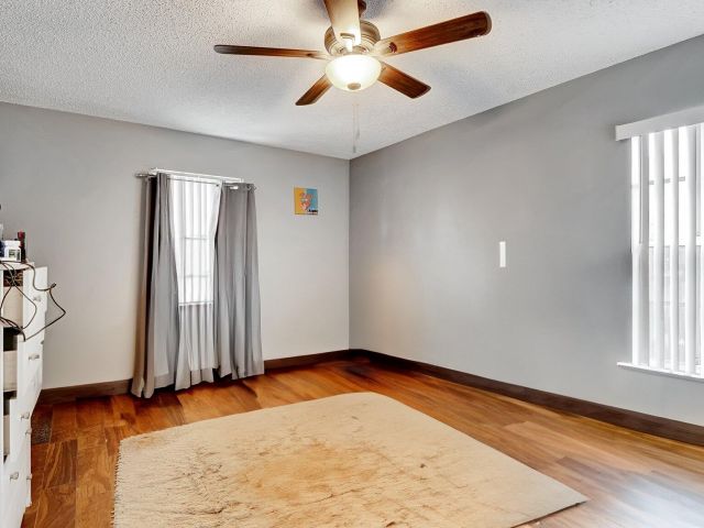 Продажа дома по адресу 339 NW 5th Avenue - фото 6058357