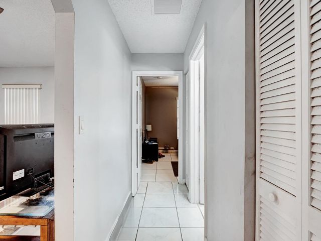 Продажа дома по адресу 339 NW 5th Avenue - фото 6058358
