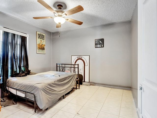 Продажа дома по адресу 339 NW 5th Avenue - фото 6058362