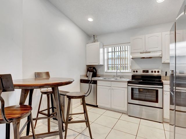 Продажа дома по адресу 339 NW 5th Avenue - фото 6058363