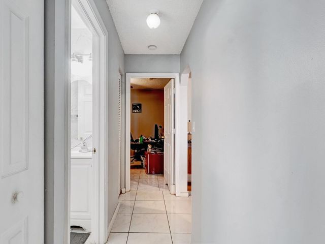 Продажа дома по адресу 339 NW 5th Avenue - фото 6058366