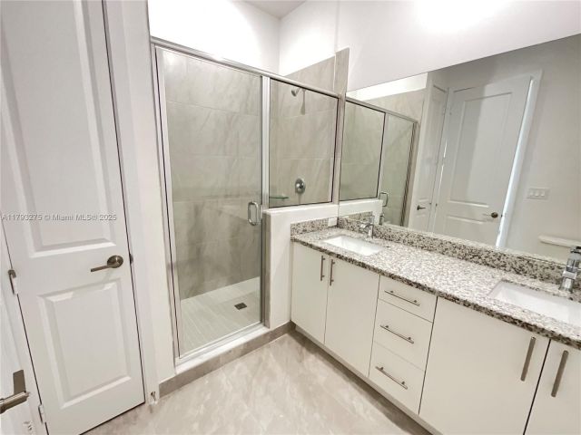 Продажа дома по адресу  - фото 6073971