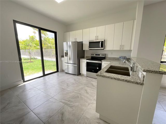 Продажа дома по адресу  - фото 6073976