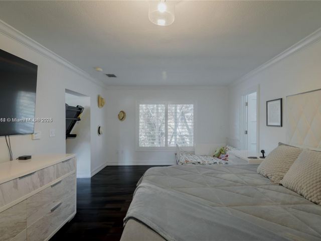 Дом в аренду по адресу 8500 SW 70th St - фото 6031509