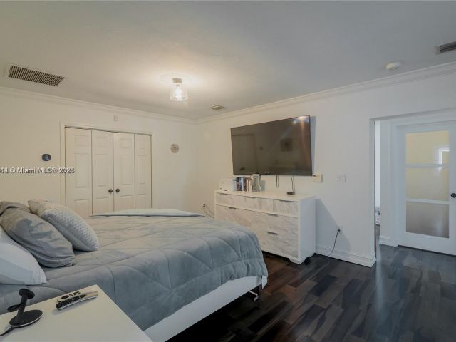 Дом в аренду по адресу 8500 SW 70th St - фото 6031511