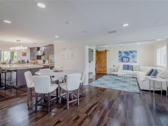 Дом в аренду по адресу 8500 SW 70th St - фото 6031521