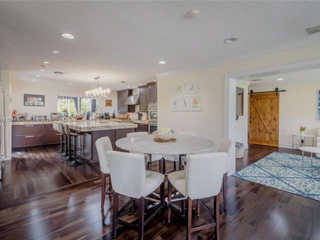 Дом в аренду по адресу 8500 SW 70th St - фото 6031522