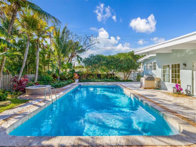 Продажа дома по адресу 1900 Admirals Way - фото 6032695