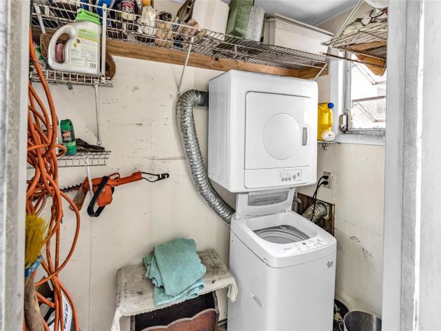 Продажа дома по адресу 1009 NE 6th St - фото 6051093