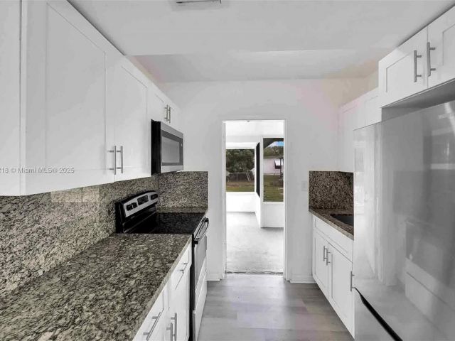 Продажа дома по адресу 15351 SW 296th St - фото 6032174