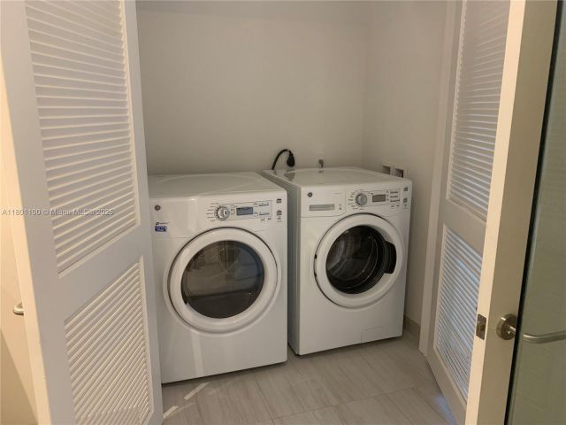 Продажа квартиры #R3407 - фото 6032900