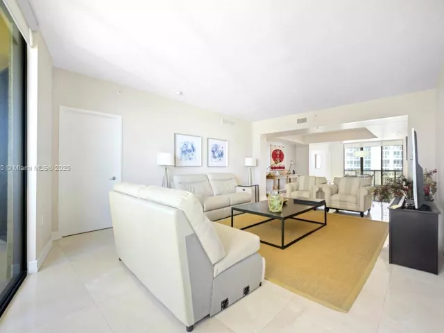 Продажа квартиры #1202 - фото 6033538