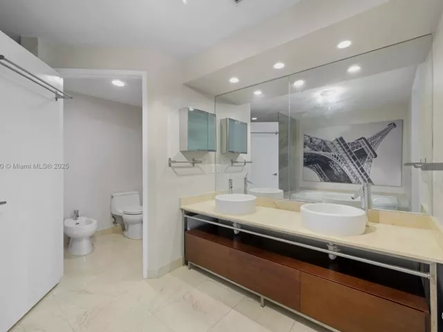 Продажа квартиры #1202 - фото 6033524