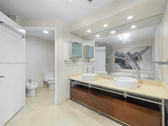 Продажа квартиры #1202 - фото 6033524