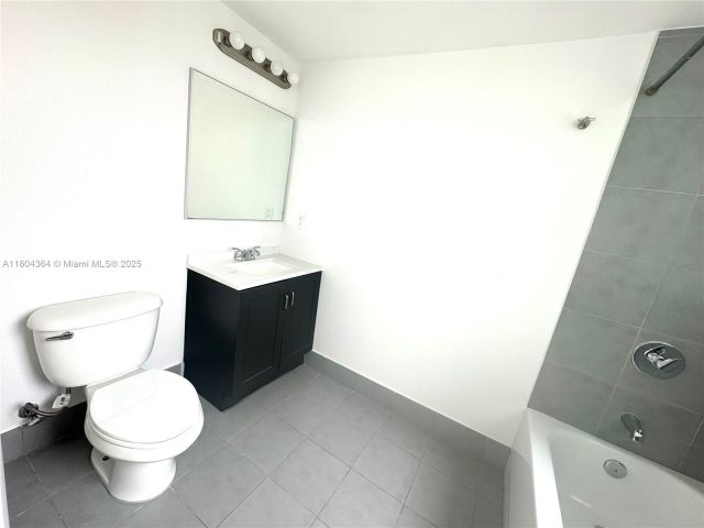 Продажа квартиры #1605 - фото 6039658