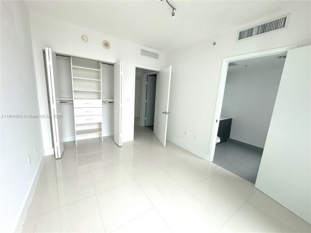 Продажа квартиры #1605 - фото 6039659