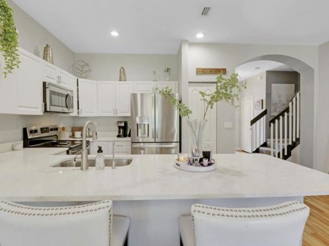 Дом в аренду по адресу 6086 Seminole Gardens Circle - фото 6083707