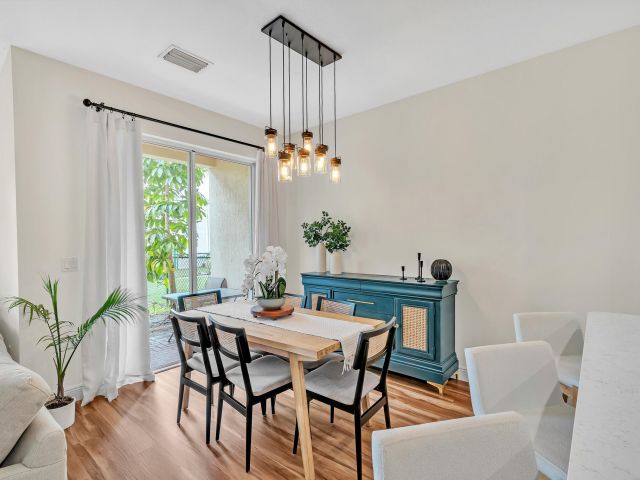 Дом в аренду по адресу 6086 Seminole Gardens Circle - фото 6159374