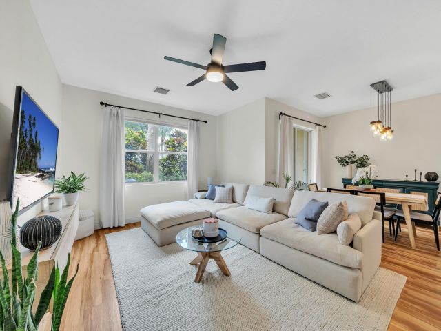 Дом в аренду по адресу 6086 Seminole Gardens Circle - фото 6159375