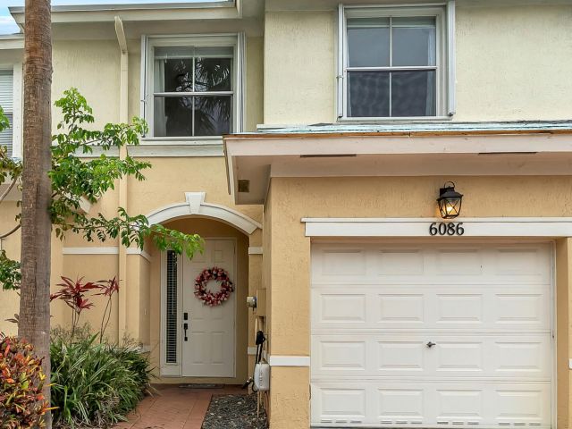 Дом в аренду по адресу 6086 Seminole Gardens Circle - фото 6159377