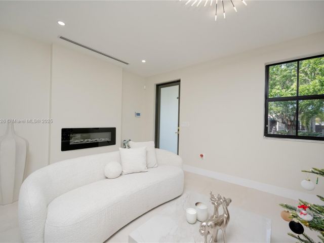 Продажа дома по адресу 15282 SW 173rd Ln - фото 6032608